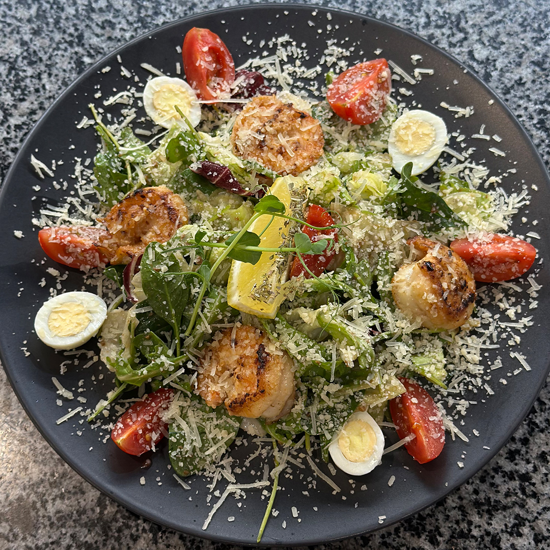 Теплий салат з креветками